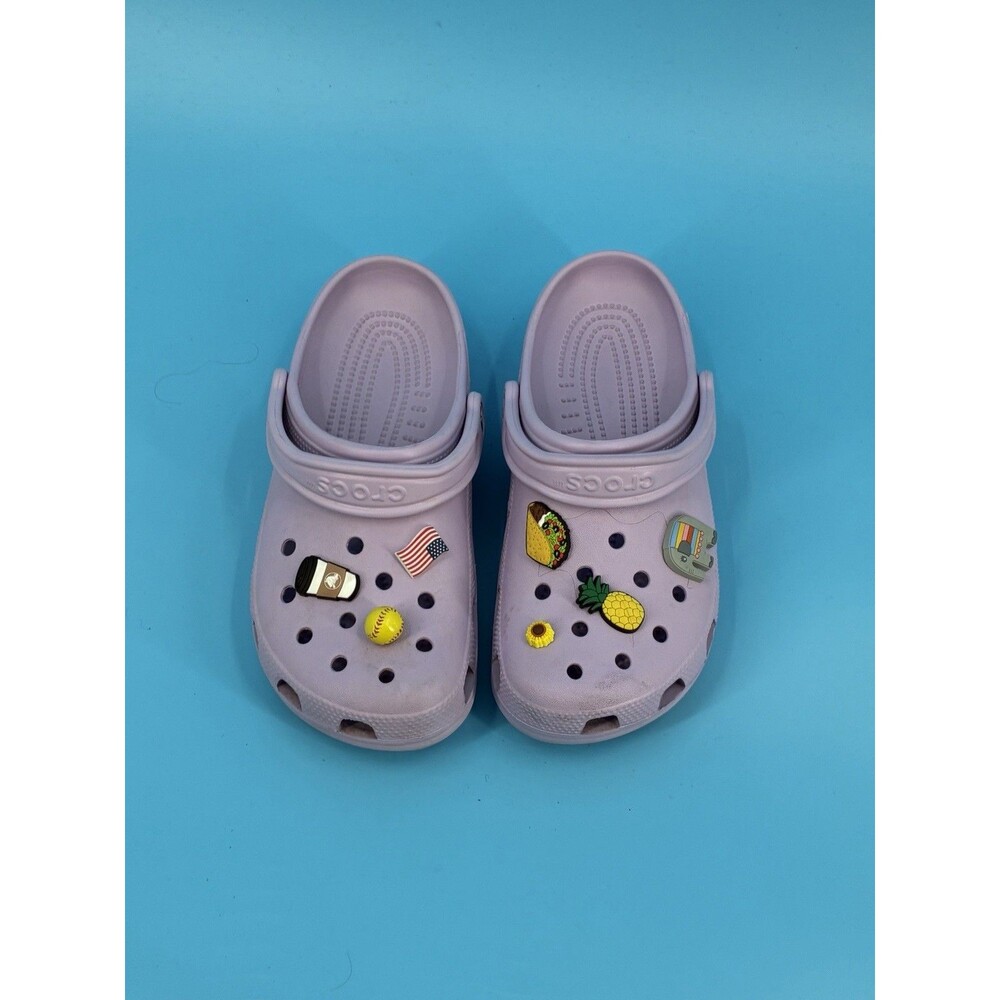 Crocs Classic Clog Lavender Purple Women’s 8 Men’s 6 w/ Assorted Shoe Charms